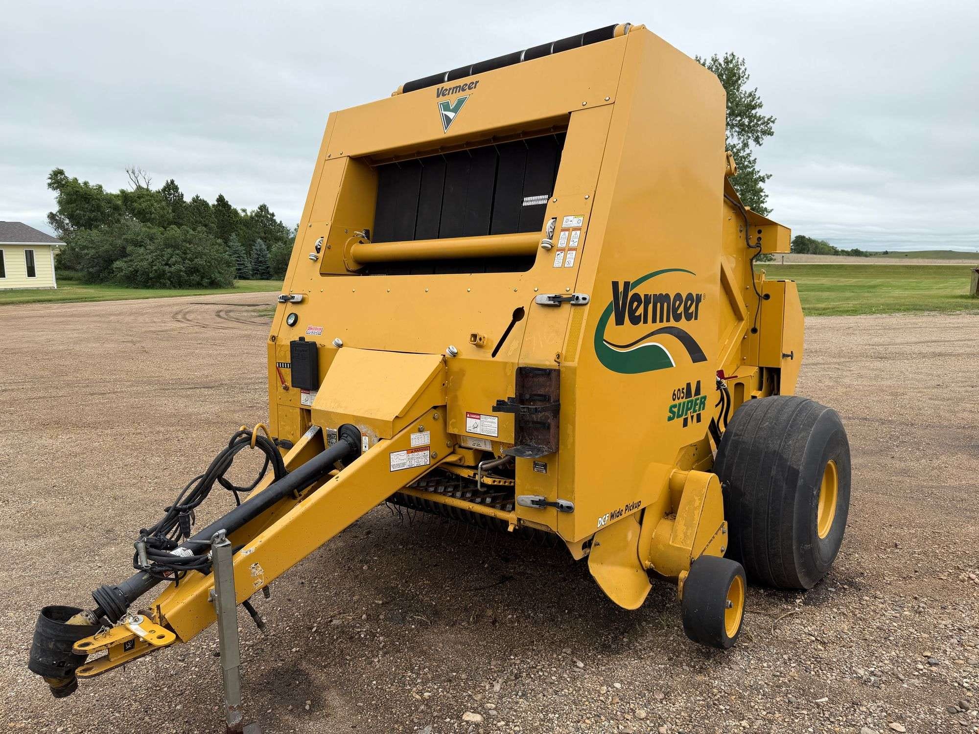 Vermeer 605 Super M Equipment Image0