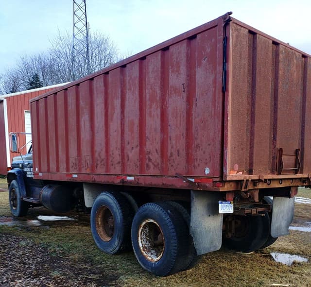 Image of Chevrolet C70 equipment image 2