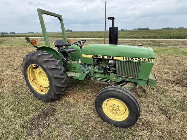 Image of John Deere 2040 equipment image 2