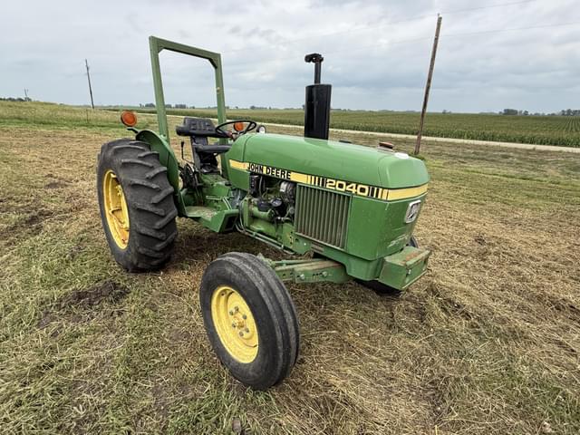 Image of John Deere 2040 equipment image 1