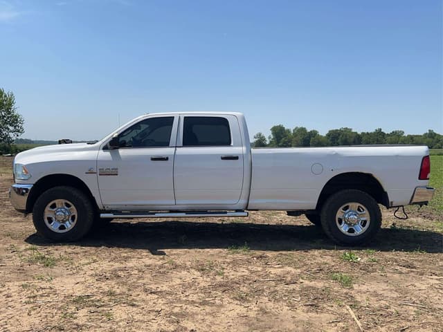 Image of Dodge Ram 2500HD equipment image 4
