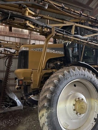 Main image Ag-Chem RoGator 1254C