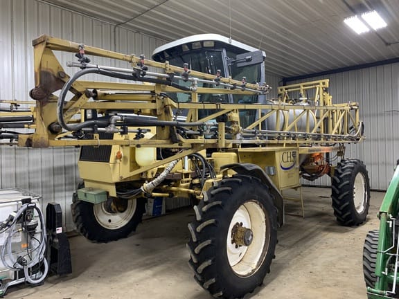 Main image Ag-Chem RoGator 664