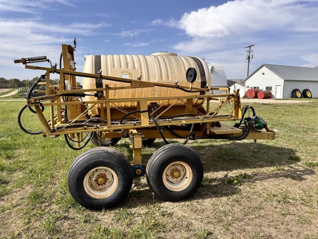 Image of Ag-Chem 750 equipment image 2