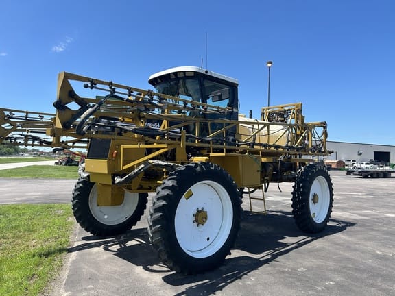 1997 Ag-Chem RoGator 854 Equipment Image0