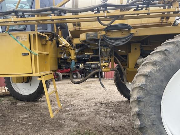 Image of Ag-Chem RoGator 854 equipment image 2