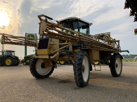 Main image Ag-Chem RoGator 854