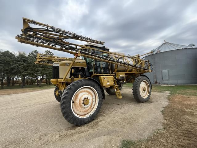 Image of Ag-Chem RoGator 1064 equipment image 1