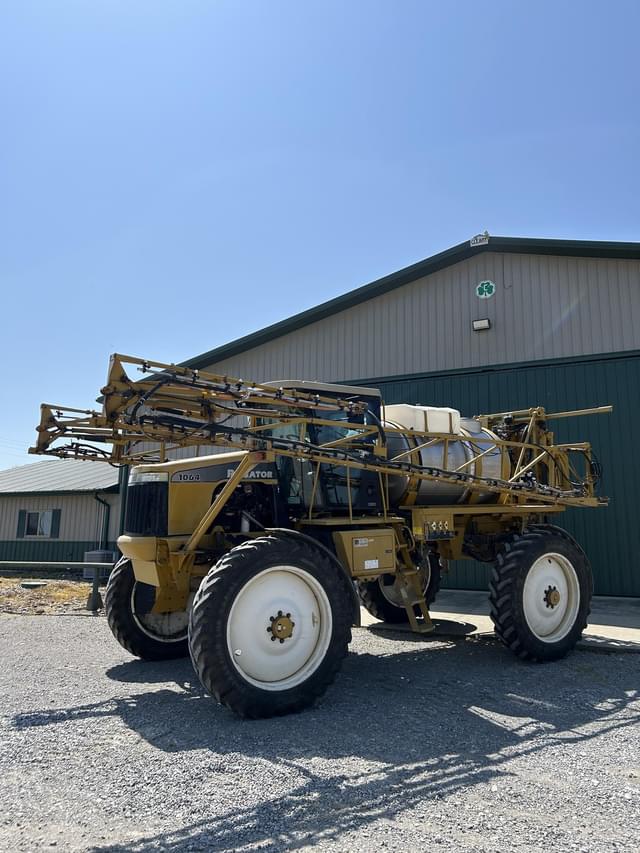 Image of Ag-Chem RoGator 1064 equipment image 1