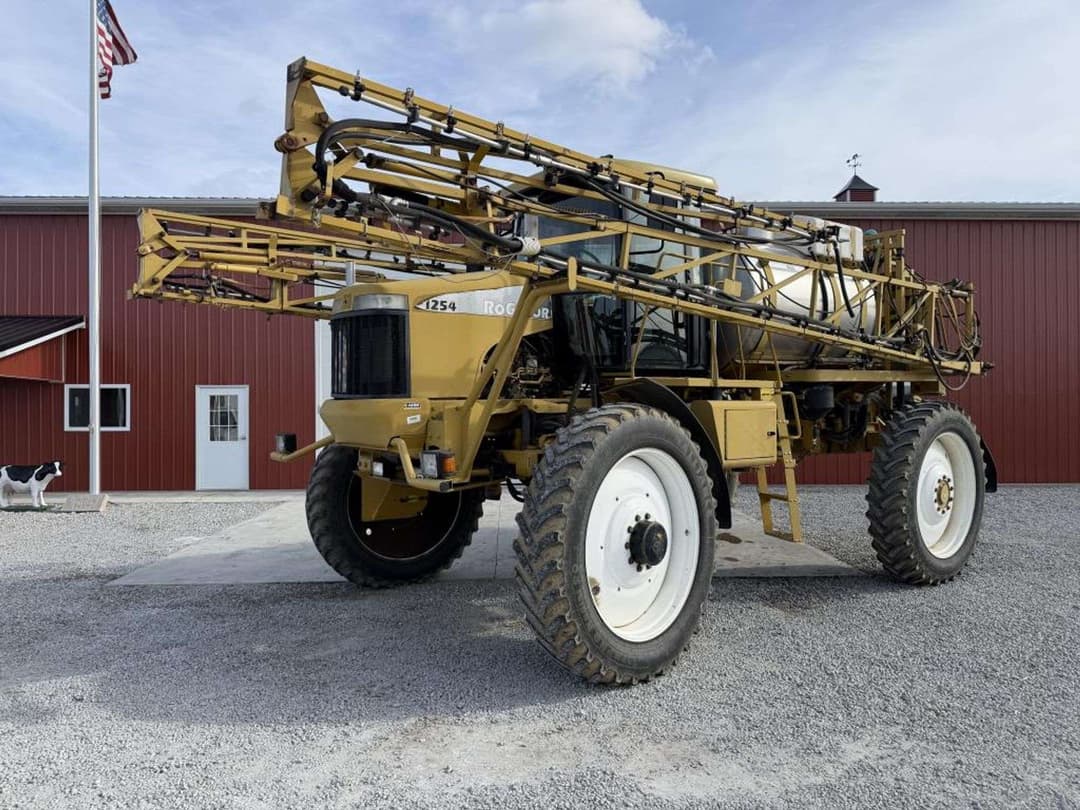 Image of Ag-Chem RoGator 1254 Primary image