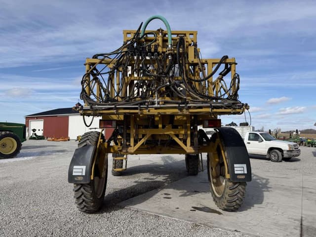 Image of Ag-Chem RoGator 1254 equipment image 4
