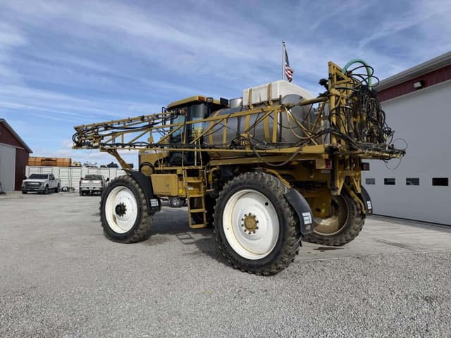 Image of Ag-Chem RoGator 1254 equipment image 3
