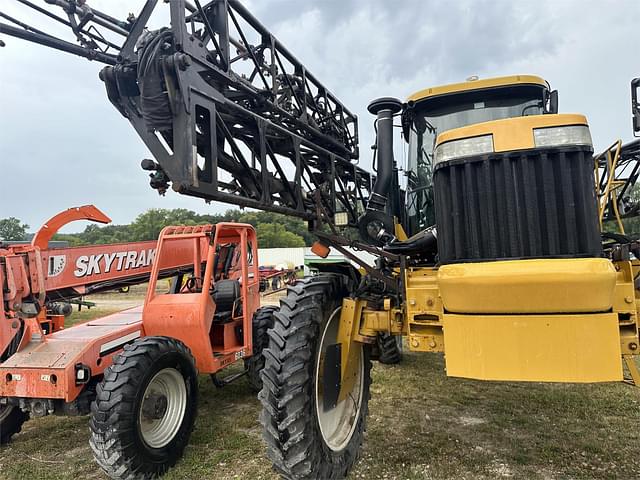 Image of Ag-Chem RoGator 1274 equipment image 4