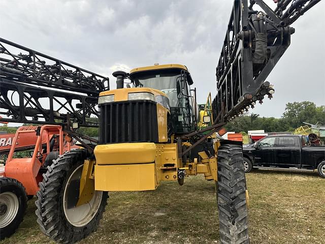 Image of Ag-Chem RoGator 1274 equipment image 2