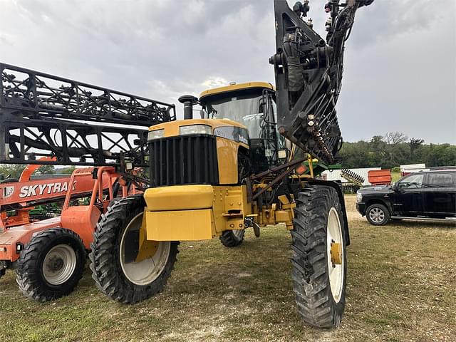 Image of Ag-Chem RoGator 1274 equipment image 3