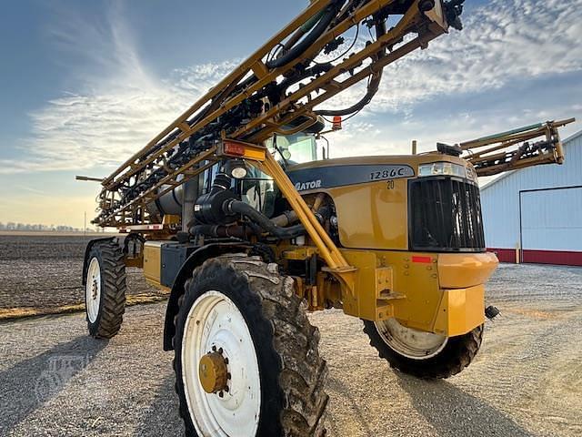 Image of Ag-Chem RoGator 1286C equipment image 2