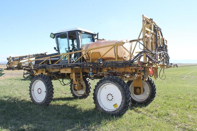 Image of Ag-Chem RoGator 554 equipment image 2