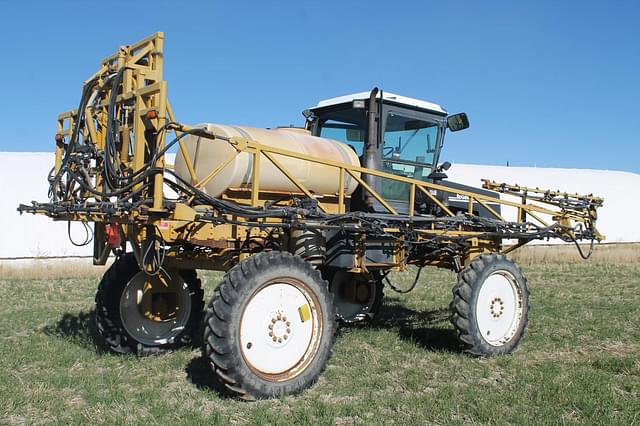 Image of Ag-Chem RoGator 554 equipment image 3