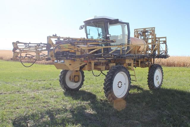 Image of Ag-Chem RoGator 554 equipment image 1