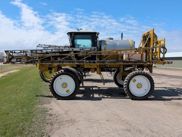 Image of Ag-Chem RoGator 554 equipment image 2