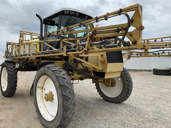 Main image Ag-Chem RoGator 664
