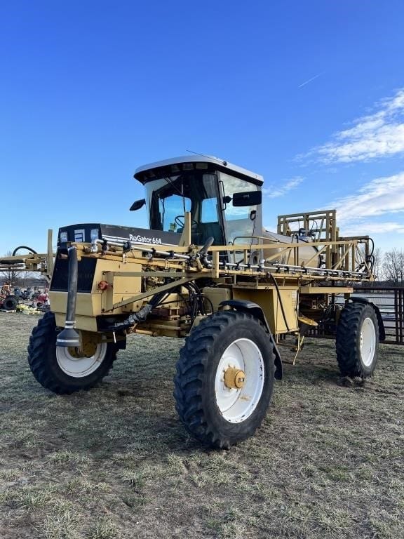 Main image Ag-Chem RoGator 664