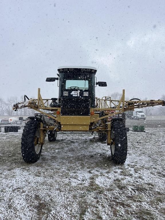 Main image Ag-Chem RoGator 664 2
