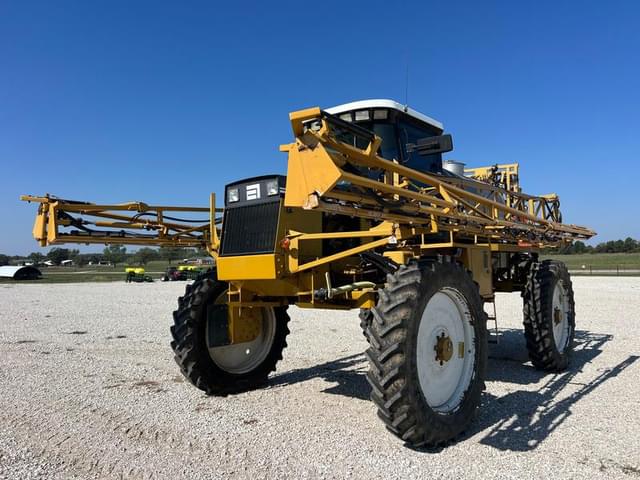 Image of Ag-Chem RoGator 854 equipment image 1