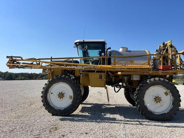 Image of Ag-Chem RoGator 854 equipment image 3