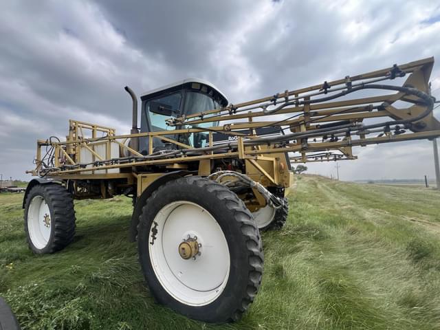 Image of Ag-Chem RoGator 854 equipment image 3