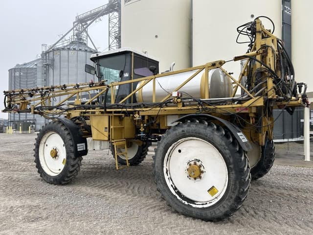 Image of Ag-Chem RoGator 854 equipment image 4