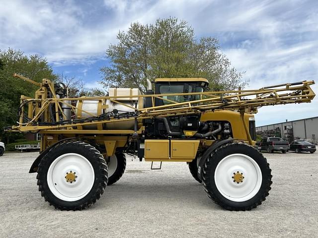 Image of Ag-Chem RoGator 864 equipment image 3
