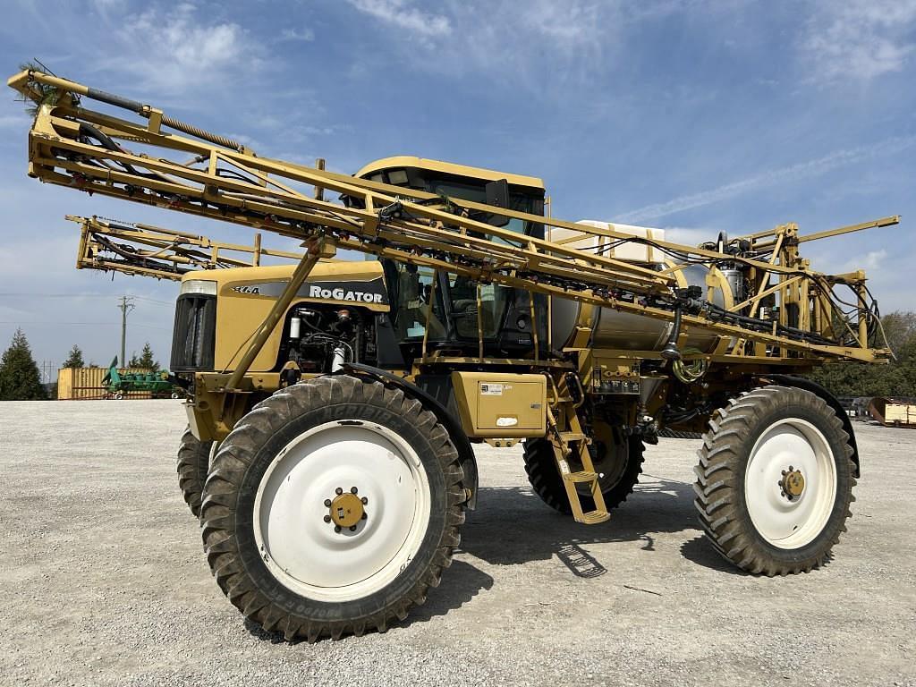 Image of Ag-Chem RoGator 864 Primary image