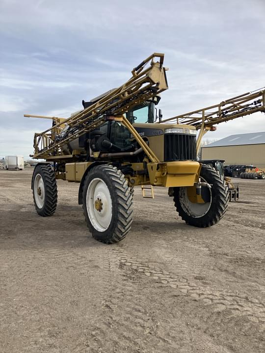 2003 Ag-Chem RoGator 1064 Equipment Image0