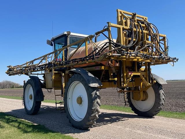 Image of Ag-Chem RoGator 854 equipment image 3