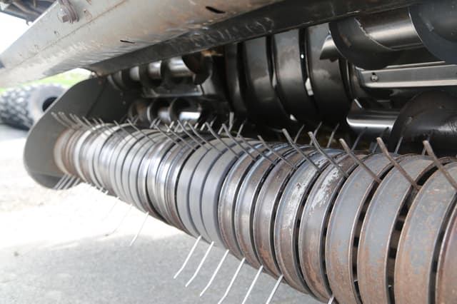 Image of Massey Ferguson 2150 equipment image 2