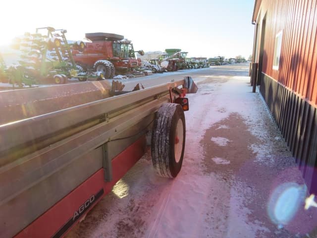 Image of AGCO 3726 equipment image 1