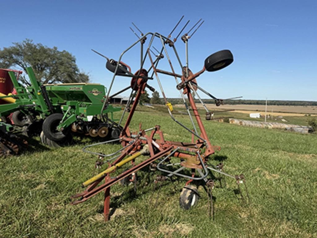 AGCO 4217 Equipment Image0