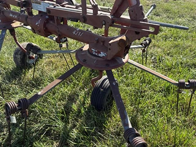 Image of AGCO 4217 equipment image 3