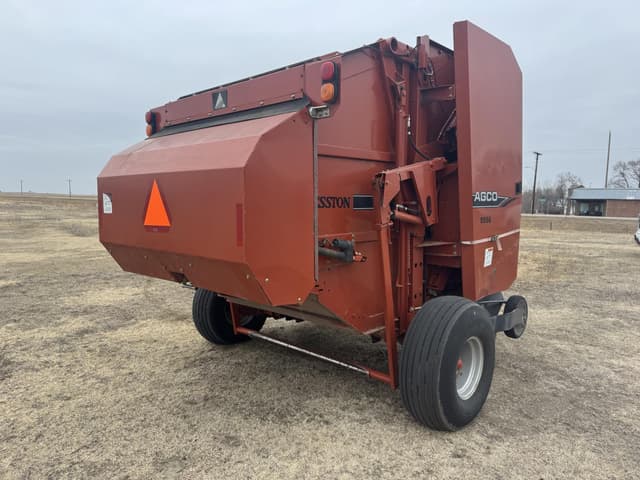 Image of AGCO 5556 equipment image 2