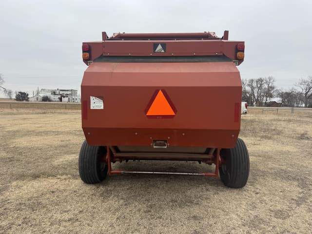 Image of AGCO 5556 equipment image 3