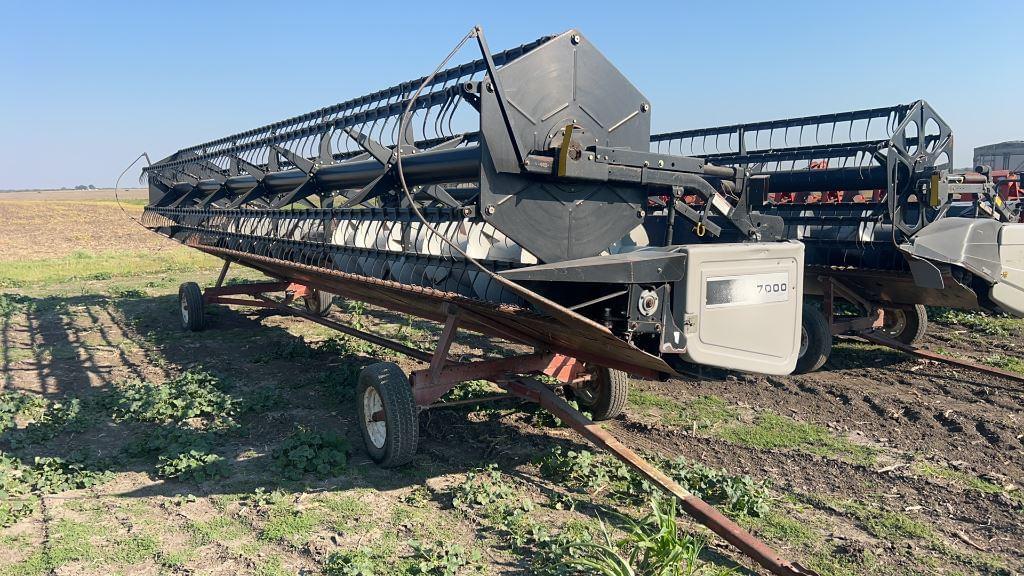 Image of Gleaner 7000 Primary image