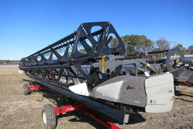 Image of AGCO 8200 equipment image 1