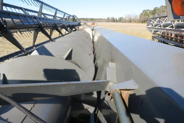 Image of AGCO 8200 equipment image 3