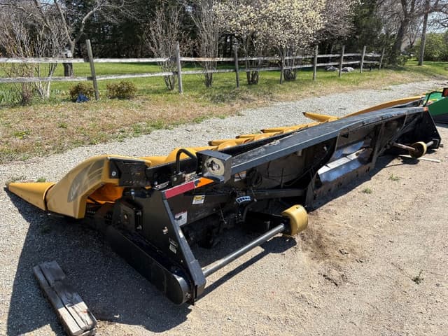 Image of AGCO 830 equipment image 4