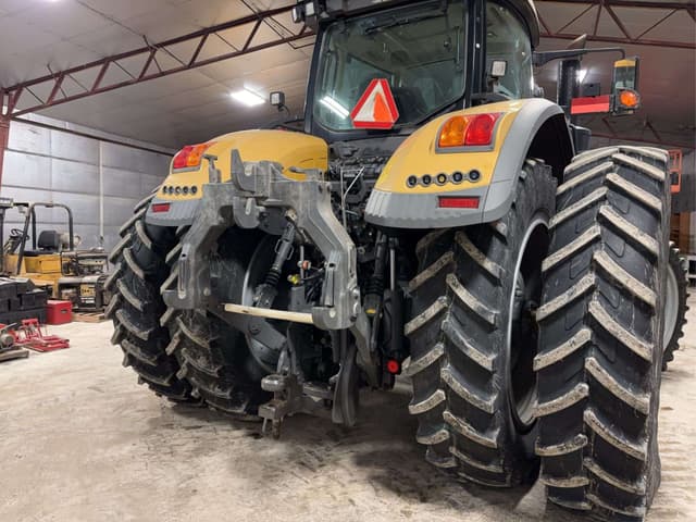 Image of Challenger 1042 equipment image 3