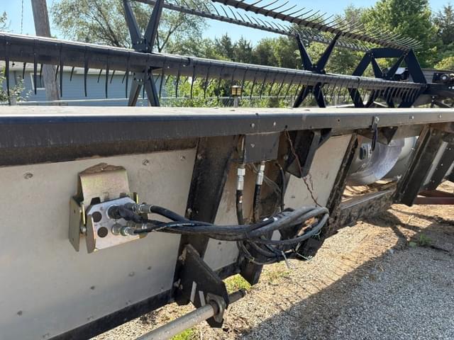 Image of Gleaner 800 equipment image 4