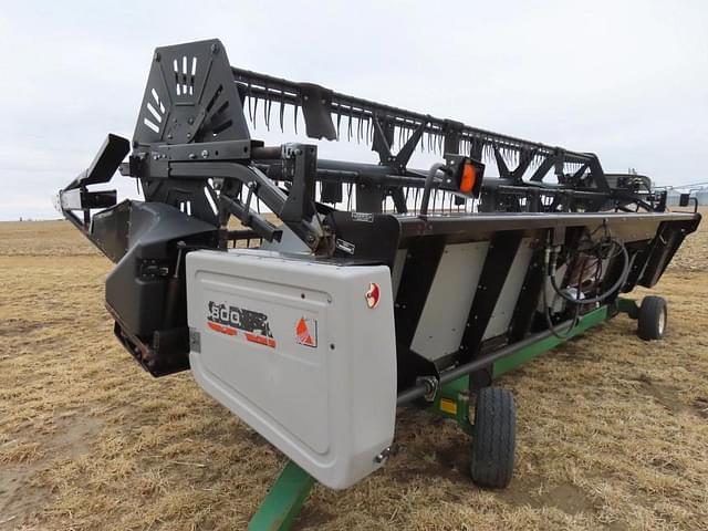 Image of Gleaner 800 equipment image 1