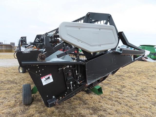 Image of Gleaner 800 equipment image 3