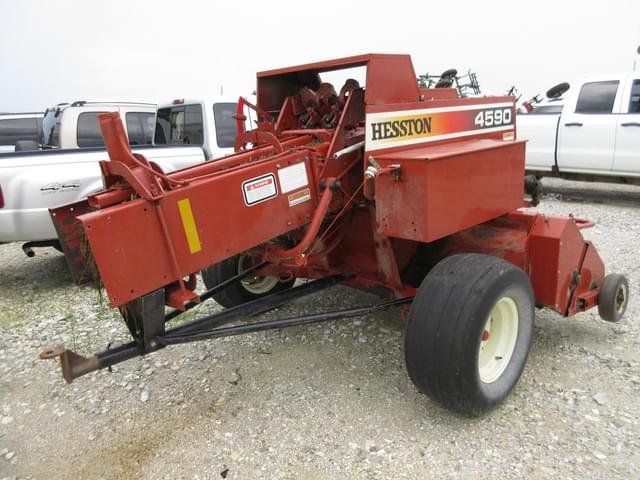 Image of Hesston 4590 equipment image 1
